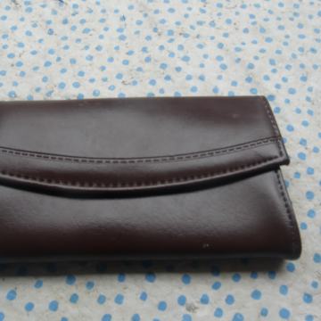 ŽENSKA USNJENA DENARNICA