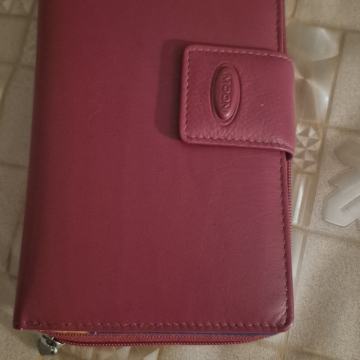 ženska usnjena denarnica