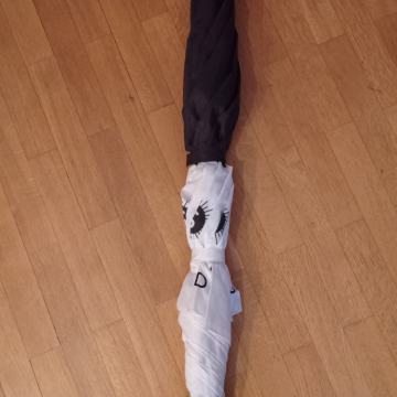 Velik dežnik, premer 1,5m