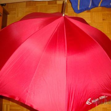 dežnik senčnik premer 124 cm rdeč avtomatski odpiralec