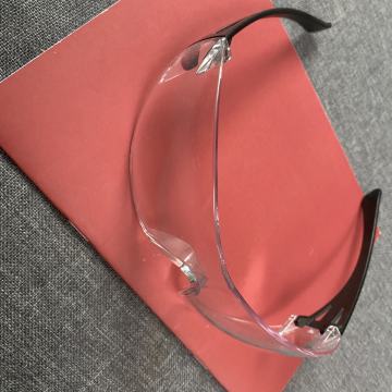 Laboratorijska zaščitna očala