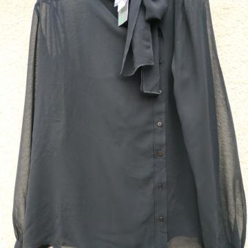 BENETON NOVA ELEGANTNA  ČRNA BLUZA Z ETIKETO L/XL (NC 59€)
