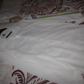 bluza bela  nova daljša XL