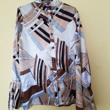 BLUZA V RJAVIH ODTENKIH M/L