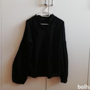 Črna bluza znamke Vero Moda s širokimi rokavi, velikost M