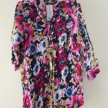 NOVA CVETLIČNA BLUZA Z ETIKETO MPC 20€ 38/40