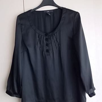 H&M NOVA ČRNA SVEČAN BLUZA 38