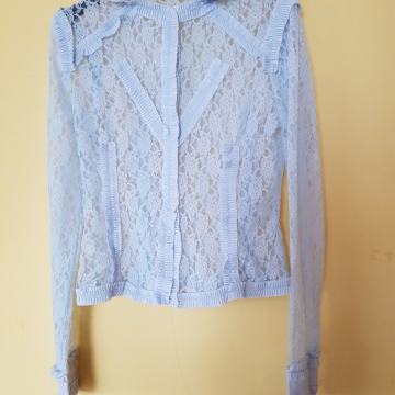 MODRA ČIPKASTA BLUZA XS/S
