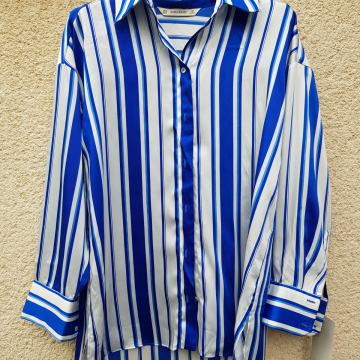 ZARA MODRO BELA BLUZA Z ETIKETO S/M