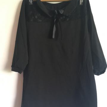 Ženska črna bluza, velikost M