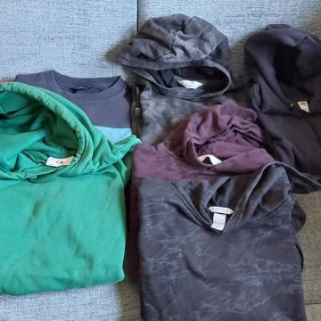 PULOVERJI s kapuco za 16 let - size S + T shirt majice