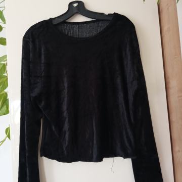 ČRNA KRATKA VELVET MAJČKA  40/42