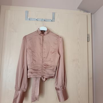 Boohoo saten top S/M