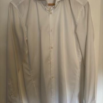 Hugo Boss srajica velikost 38