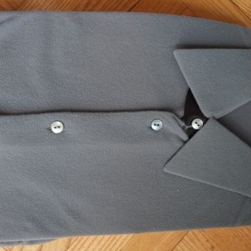 Nova moška srajca dog rokav št 40