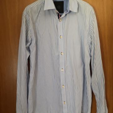 Moška srajca znamke Jack & Jones velikost XL