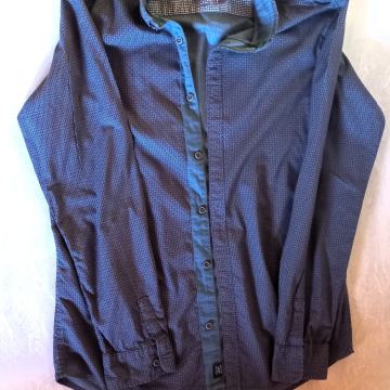 Prodam modro srajco velikosti M znamke Tom Tailor