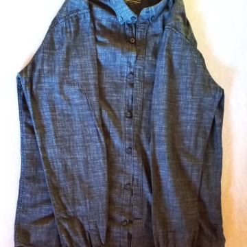 Prodam modro srajco velikosti M znamke Tom Tailor