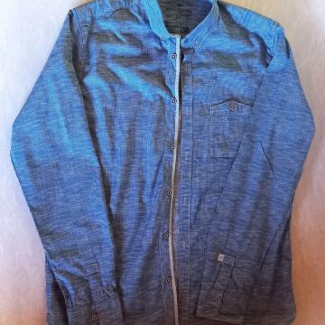 Prodam modro srajco velikosti M znamke Tom Tailor