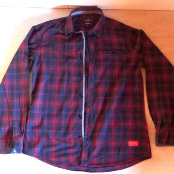 Prodam rdeče modro karirasto srajco velikosti M znamke Tom Tailor