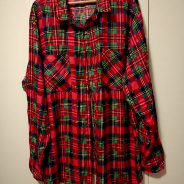 Zanimiva moška srajca velikost xl