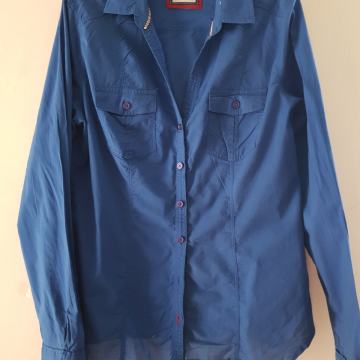 BERSHKA  NOVA  MODRA BOMBAŽNA SRAJCA M/L