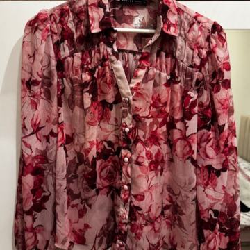 Prosojna srajca z vrtnicami