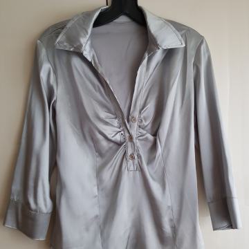 SREBRNA VISKOZNA SATENASTA SRAJCA 40/42