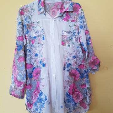 NOVA BELO CVETLIČNA BOMBAŽNA SRAJCA M/L