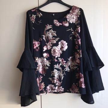 Fig nova črno cvetlična svečana tunika S/M