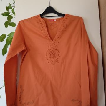 NOVA ORANŽNA  BOMBAŽNA TUNIKA Z VEZENINO M