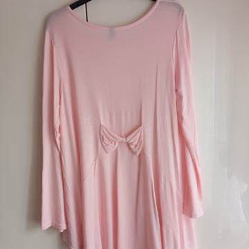 ROZA VISKOZNA TUNIKA S PENTLJO 40/42