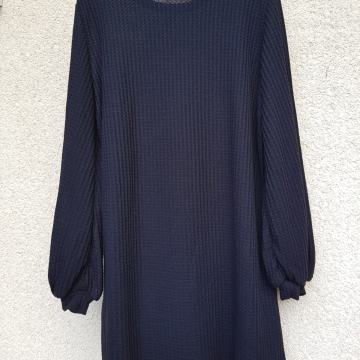 SHEIN ČRNA PLETENA TUNIKA 40/42