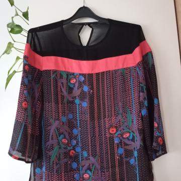 SISLEY ČRNO PISANA TUNIKA - KOT NOVA S/M