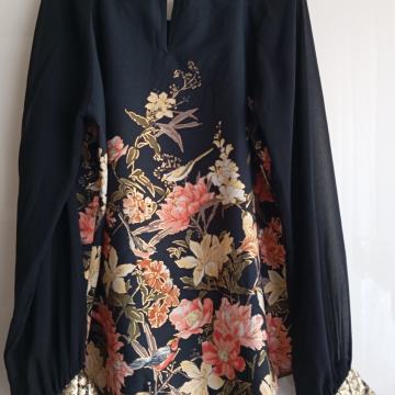 WALLIS ČRNO CVETLIČNA SVEČANA TUNIKA S