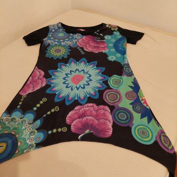 Ženska črna rožasta tunika Desiqual