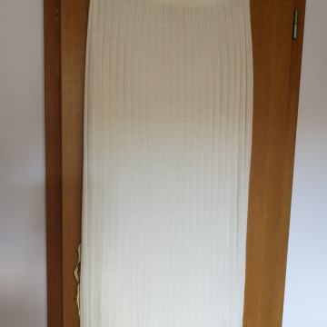 Bež dolgo pleteno krilo, velikost od 38 do 42, novo