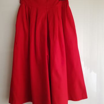 BURTON RDEČE HLAČNO KRILO 32/34