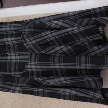 ČRNO SIVO KARO KRILO - NOVO M/L