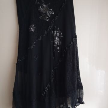 ČRNO SVEČANO KRILO S ČIPKO M/L