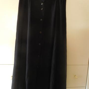 Dolgo črno krilo št. 40