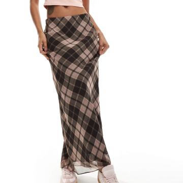 Dolgo roza - rjavo krilo z vzorcem