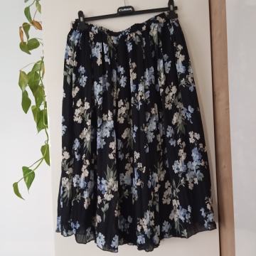 H&M ČRNO CVETLIČNO PLISE KRILO M