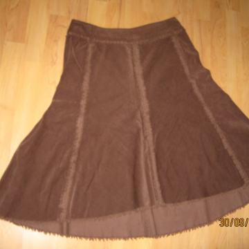 Rjavo žametno krilo št. 40, s ptt