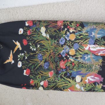 ZARA OZKO ČRNO CVETLIČNO KRILO S