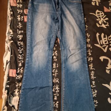 Hlače jeans Levis W32 L32