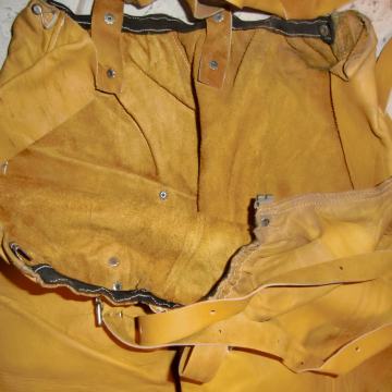 HLAČE IZ NARAVNEGA USNJA