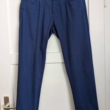 Moške hlače št 48/50 obseg pasu 90cm