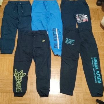 5x hlače st. 128 komplet