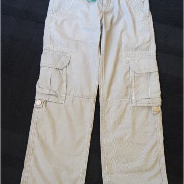 Benetton bombažne hlače, nove, za 7-8 let, št. 130